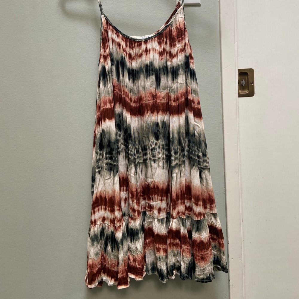 Lela Sky flowy mini dress in green white and auburn